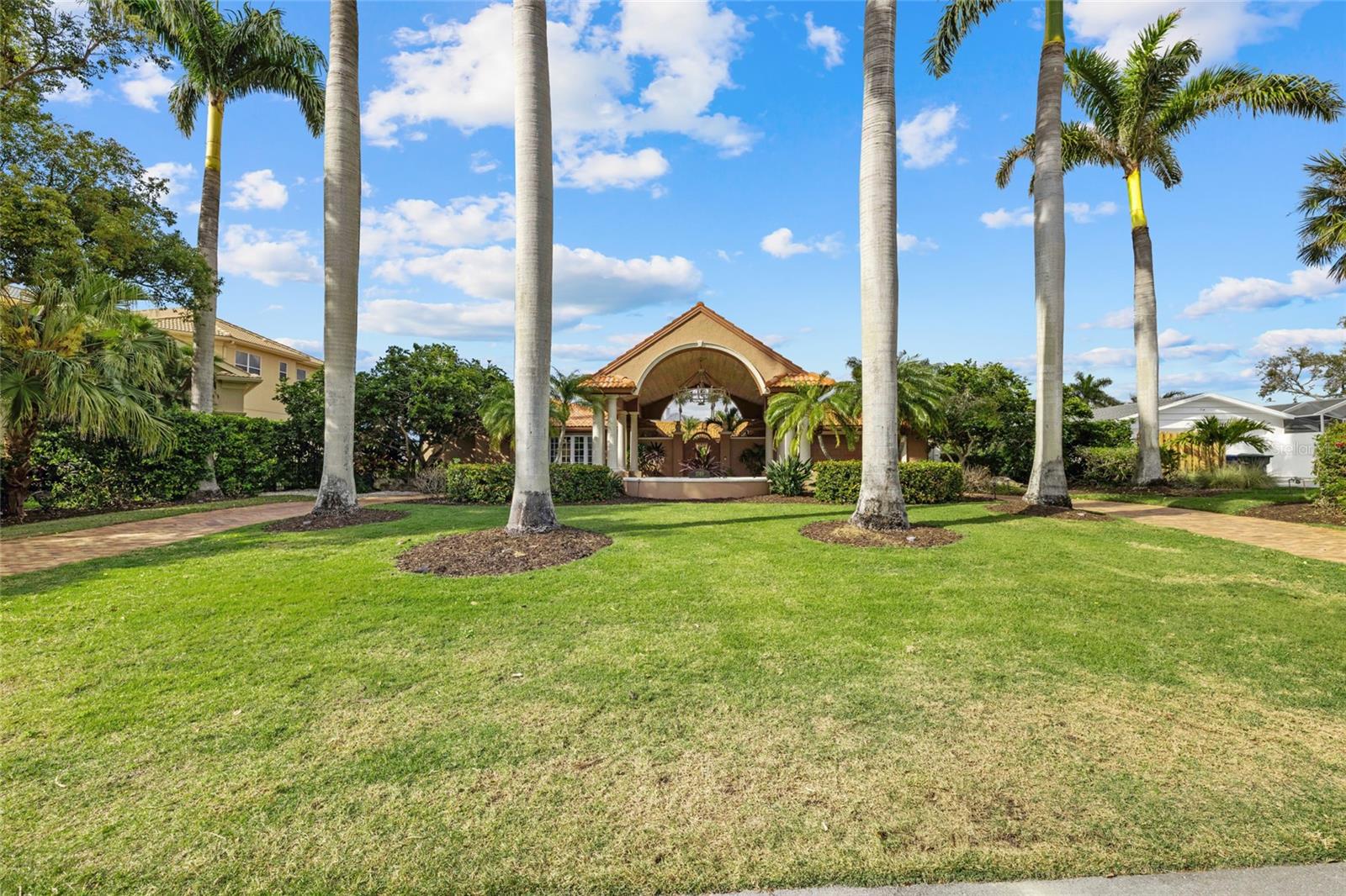 SOUTHPOINTE SHORES - Residential