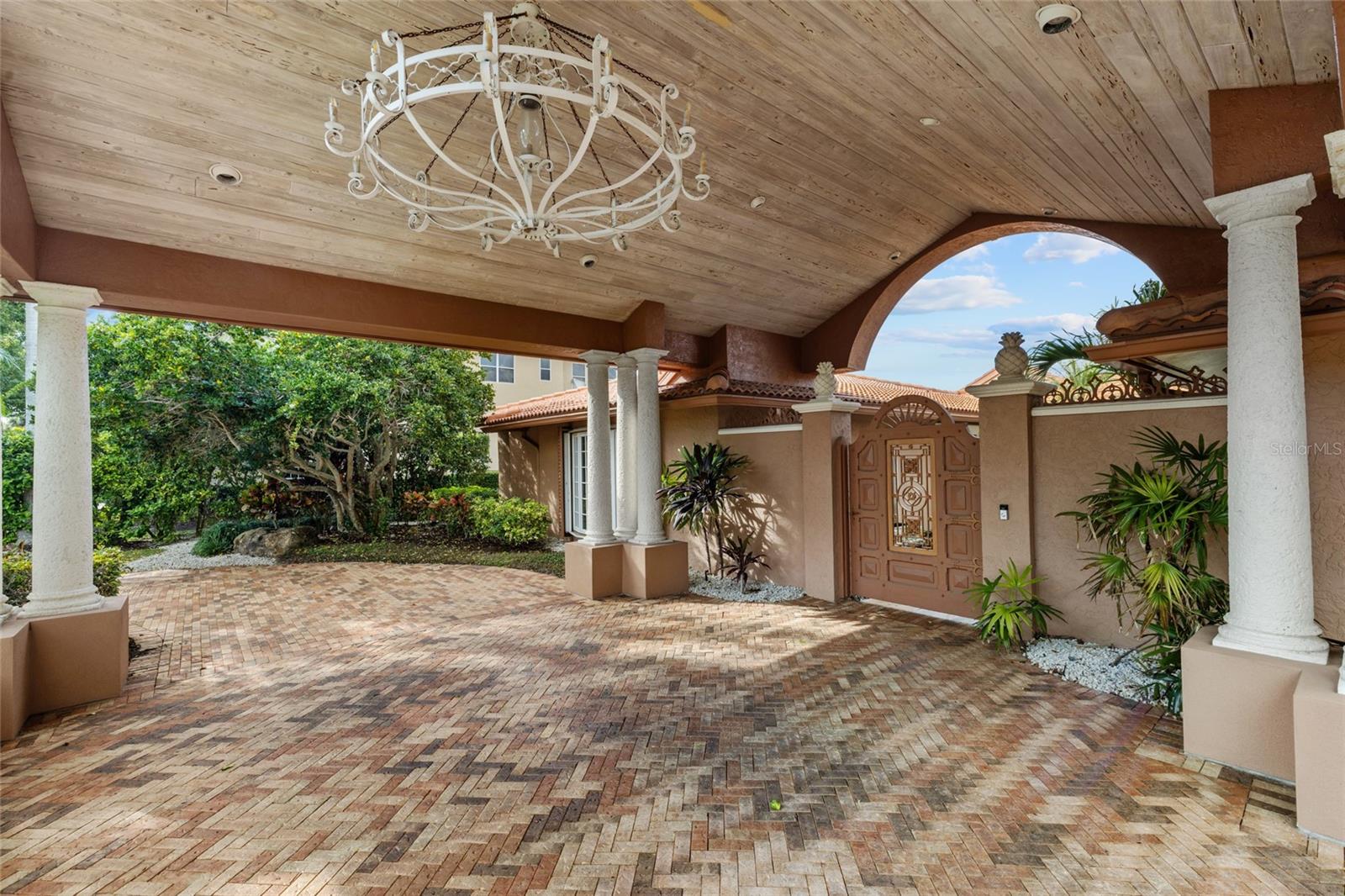 SOUTHPOINTE SHORES - Residential