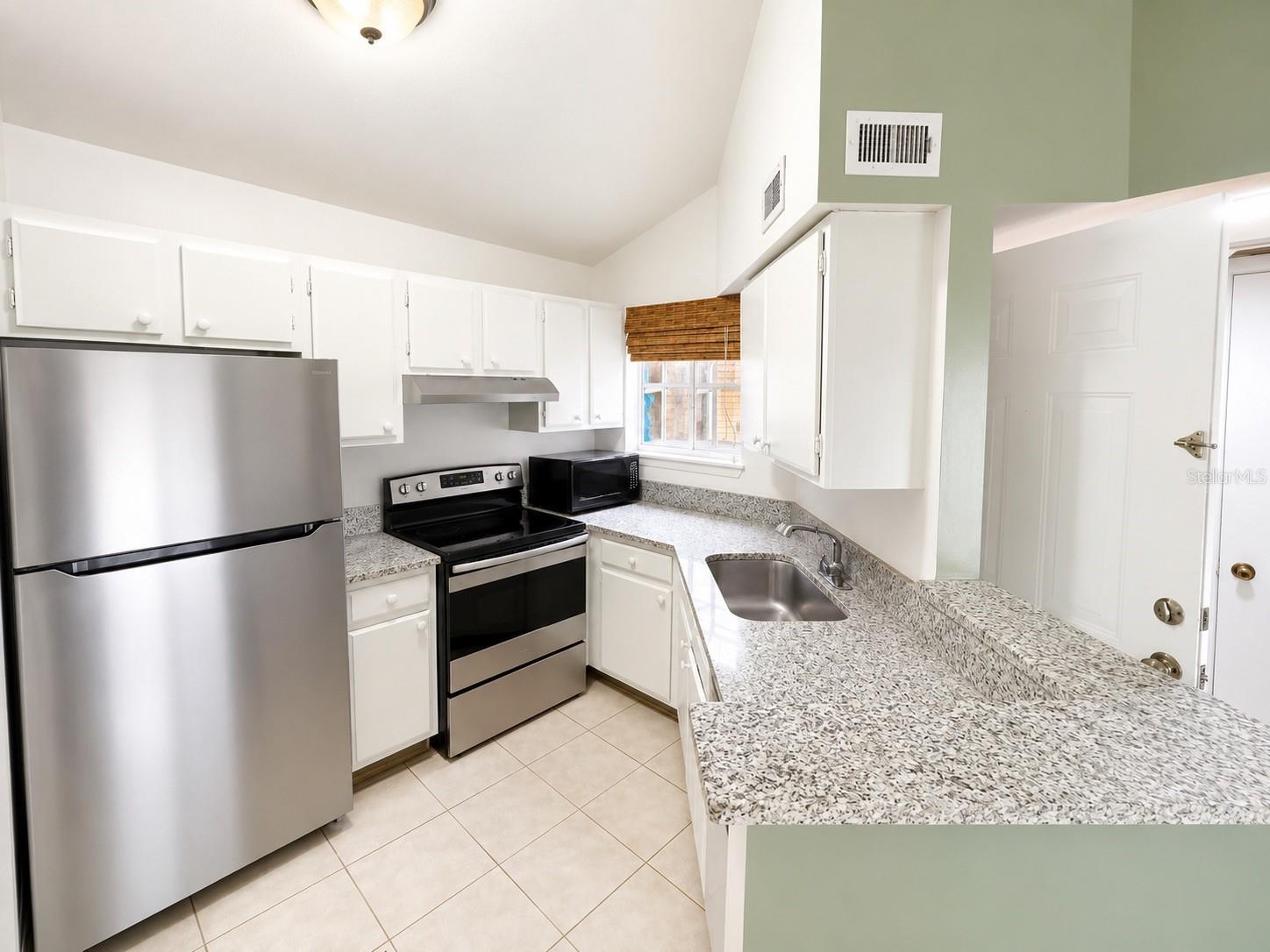 PLAZA/MILLENIUM - Residential Lease