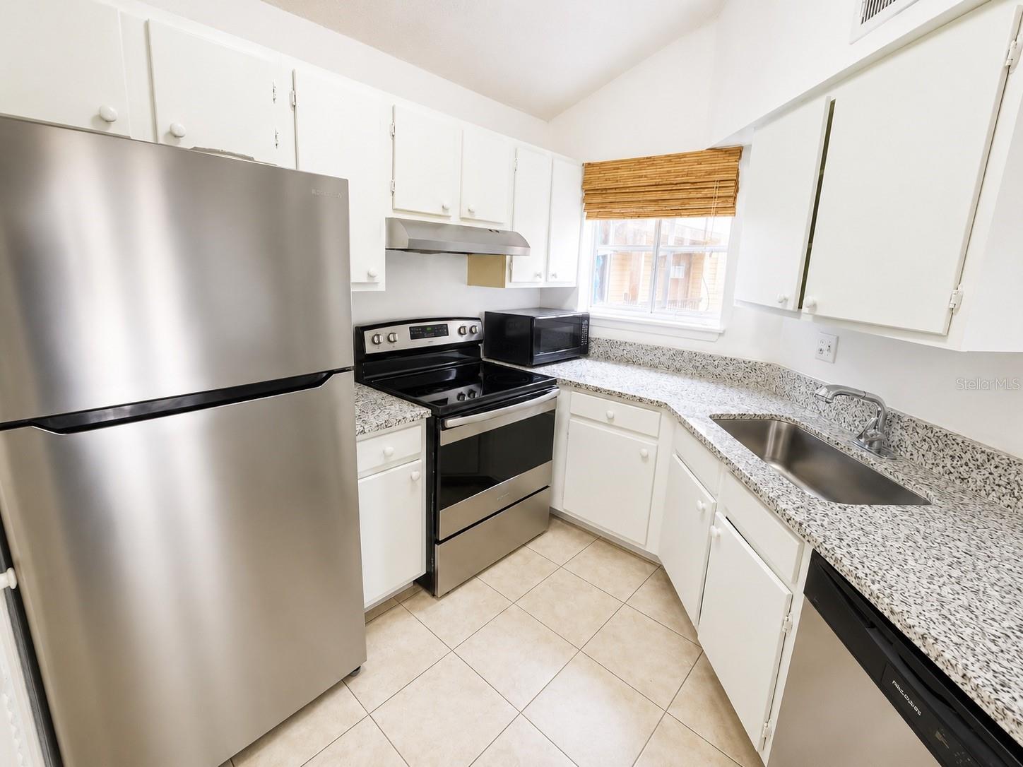 PLAZA/MILLENIUM - Residential Lease