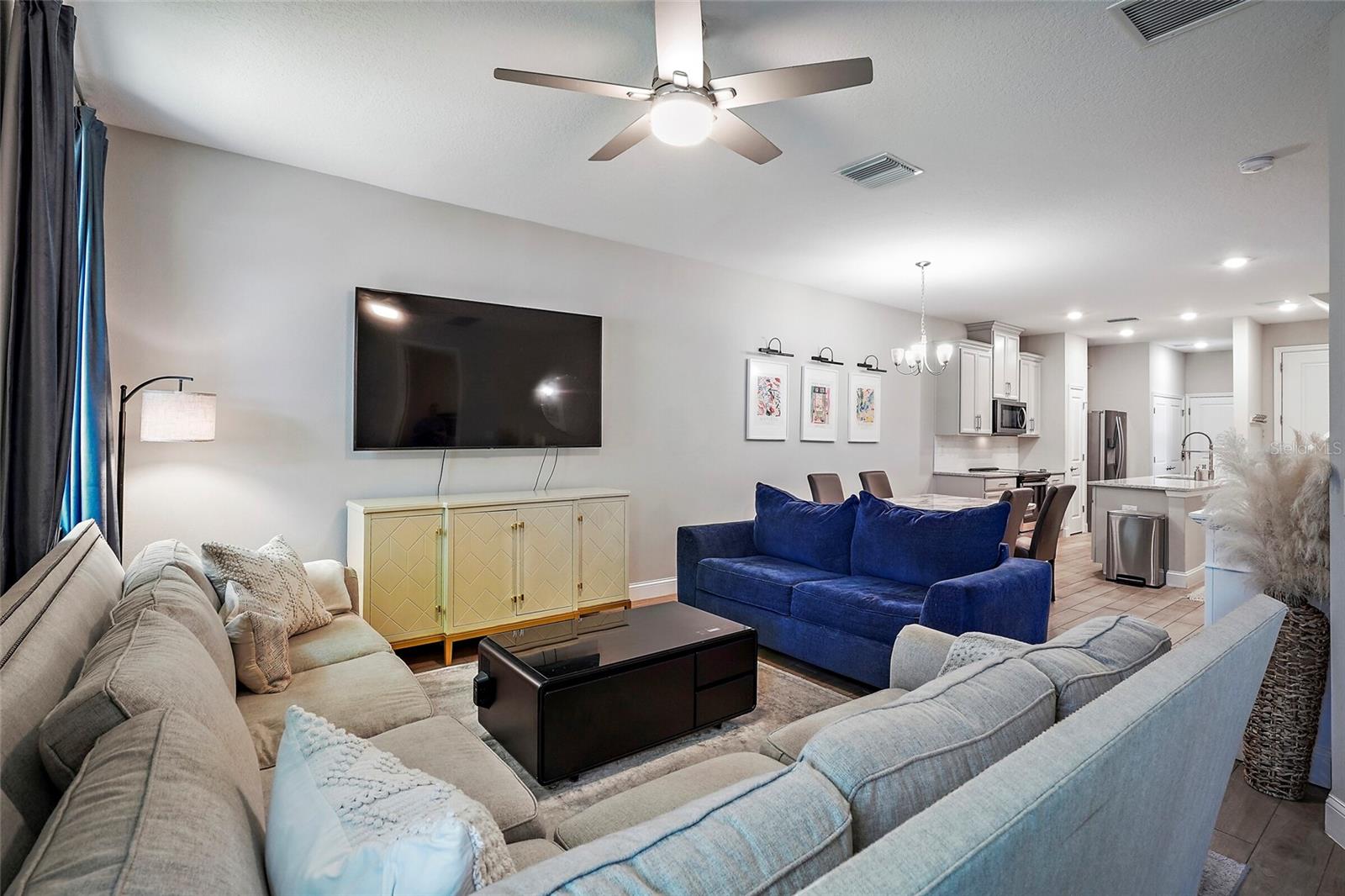 HERITAGE OAKS TWNHMS - Residential