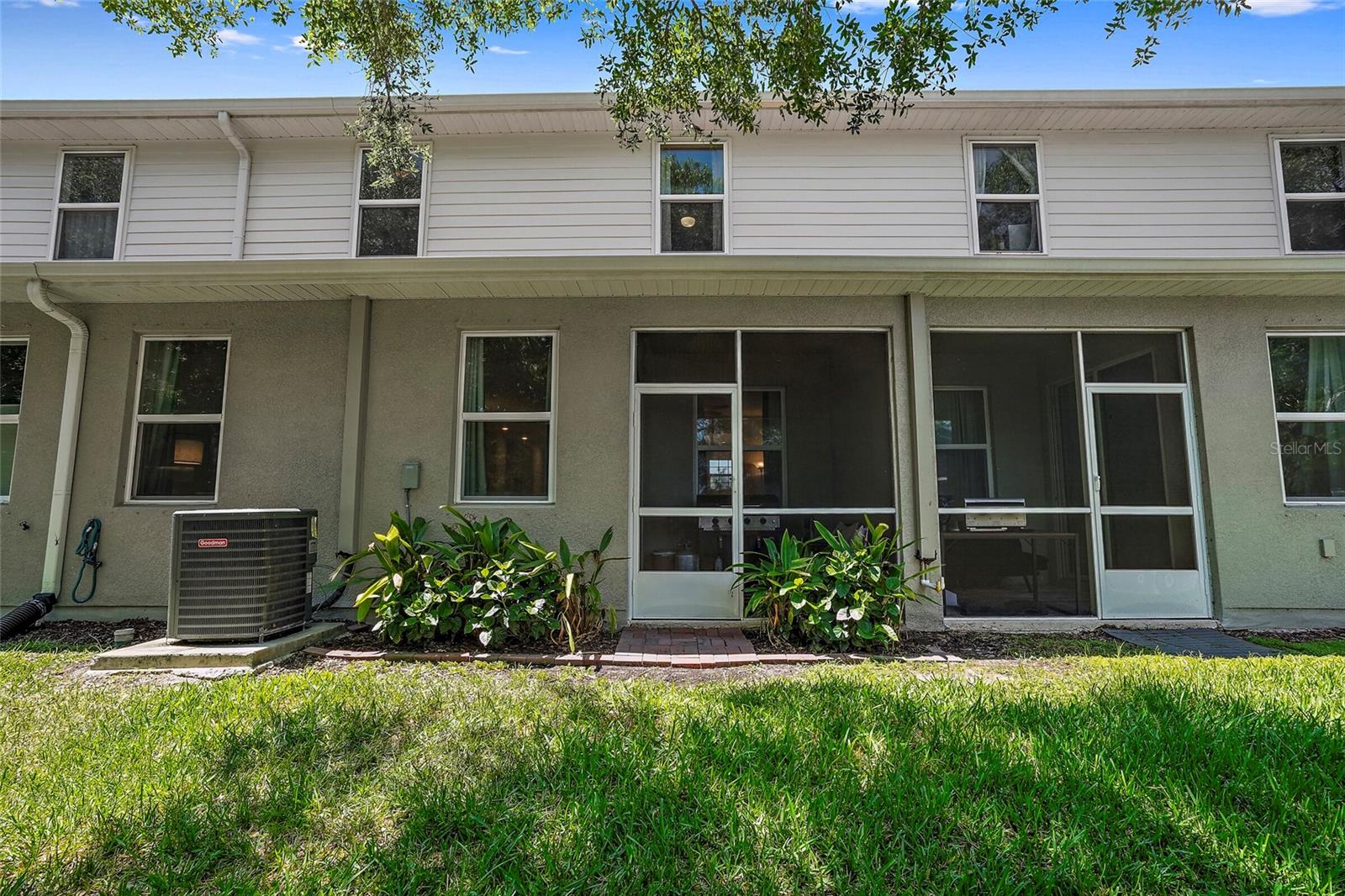 HERITAGE OAKS TWNHMS - Residential