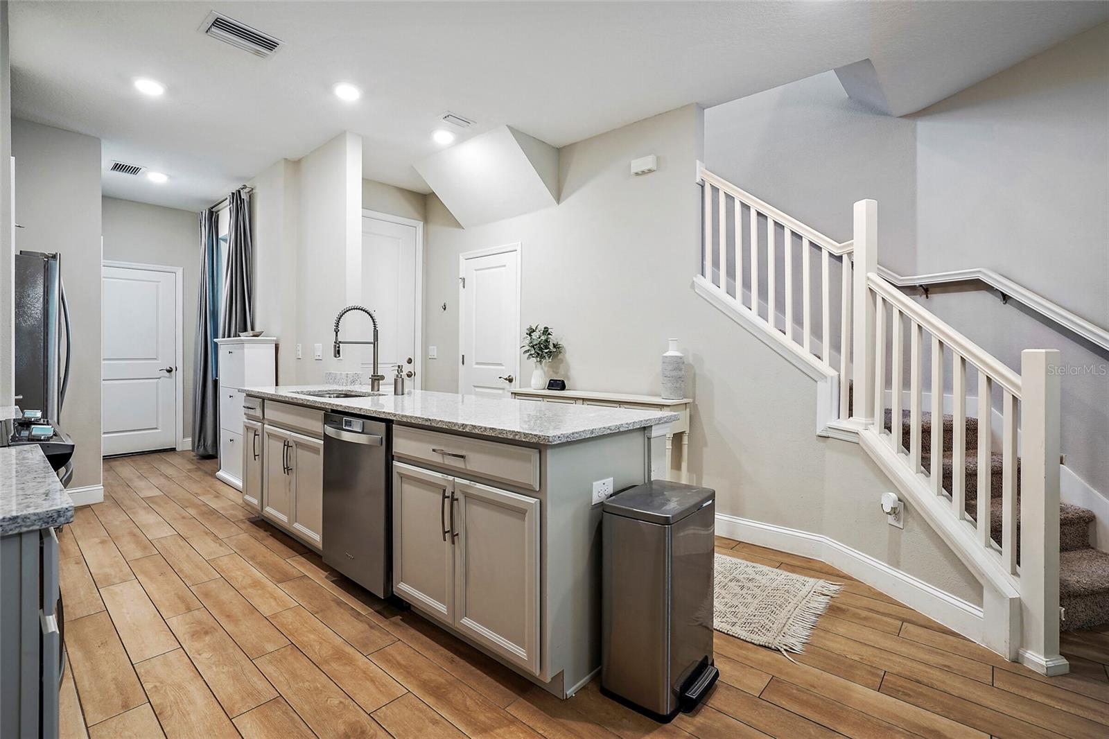 HERITAGE OAKS TWNHMS - Residential