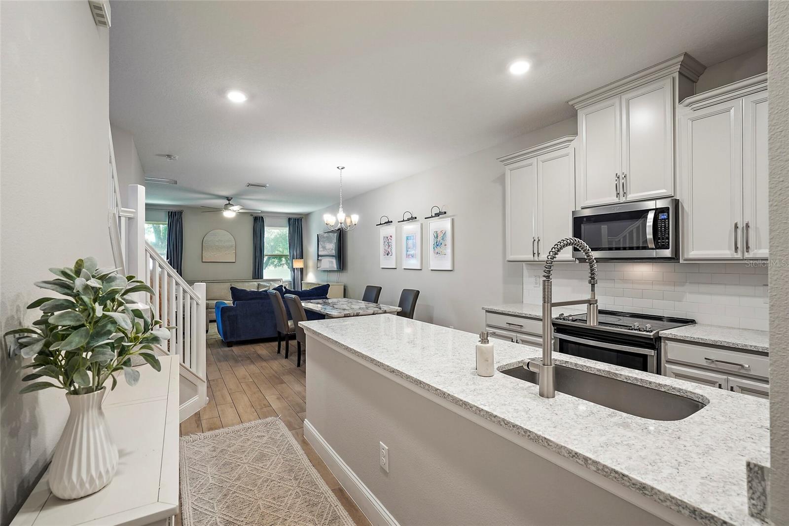 HERITAGE OAKS TWNHMS - Residential