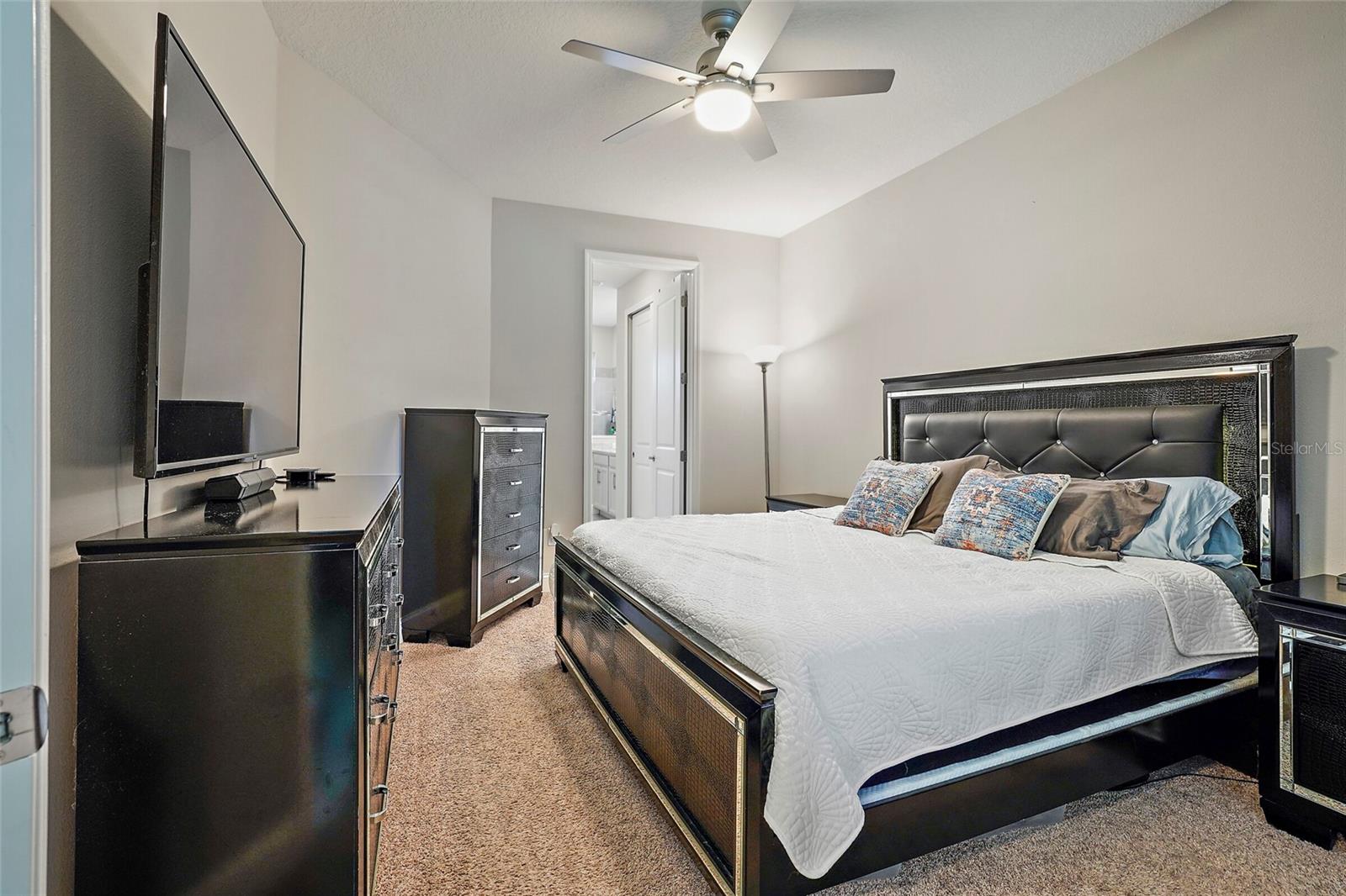 HERITAGE OAKS TWNHMS - Residential
