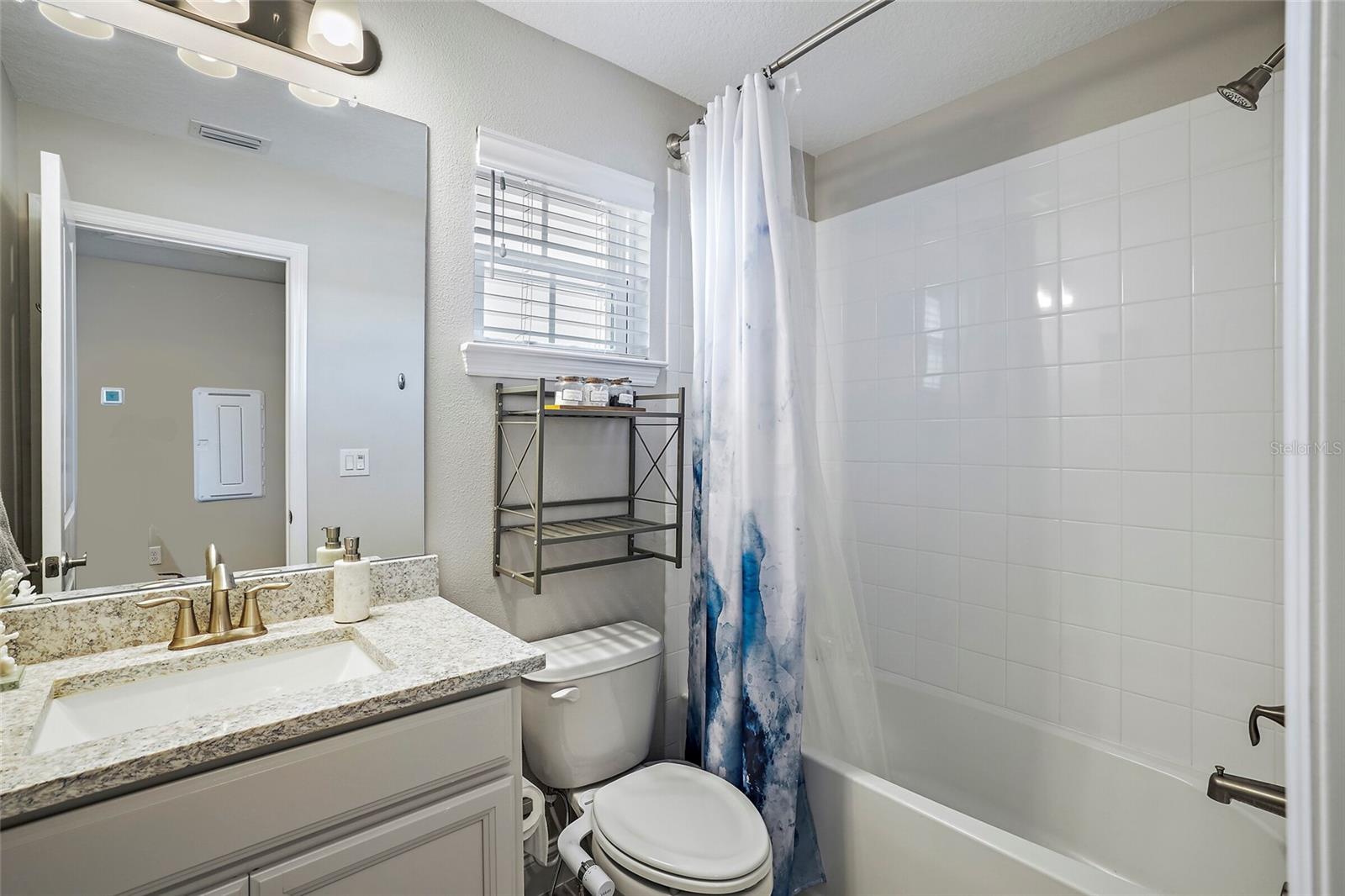 HERITAGE OAKS TWNHMS - Residential