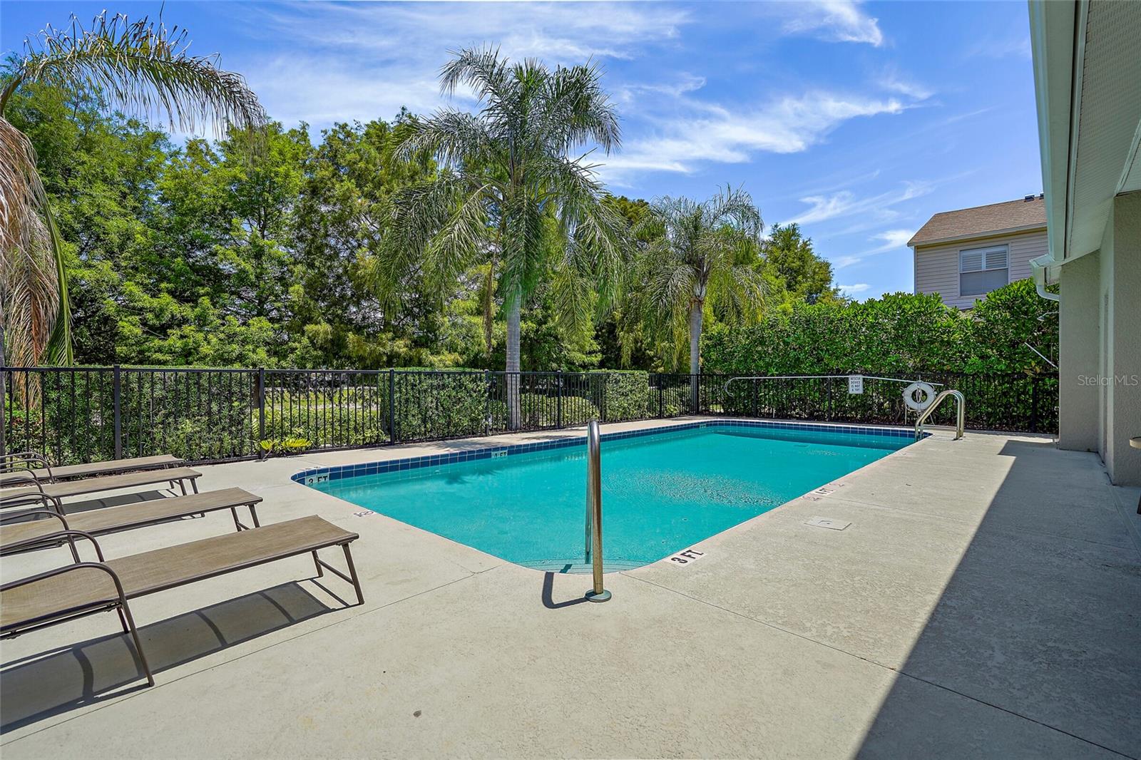 HERITAGE OAKS TWNHMS - Residential