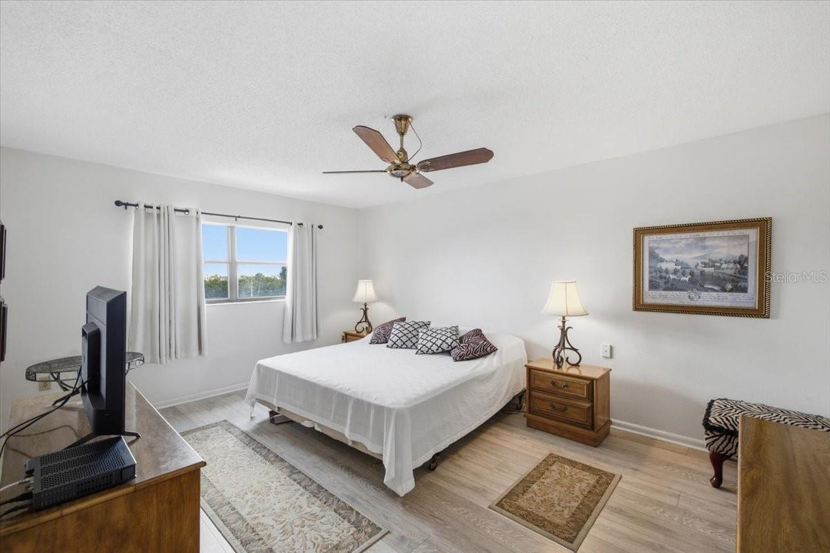 CHATEAU TOWER CONDO - Residential