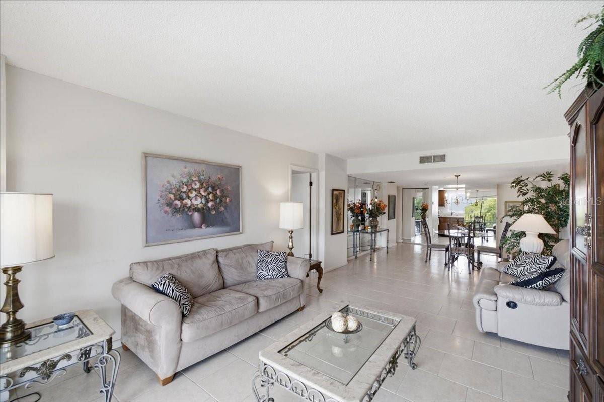 CHATEAU TOWER CONDO - Residential