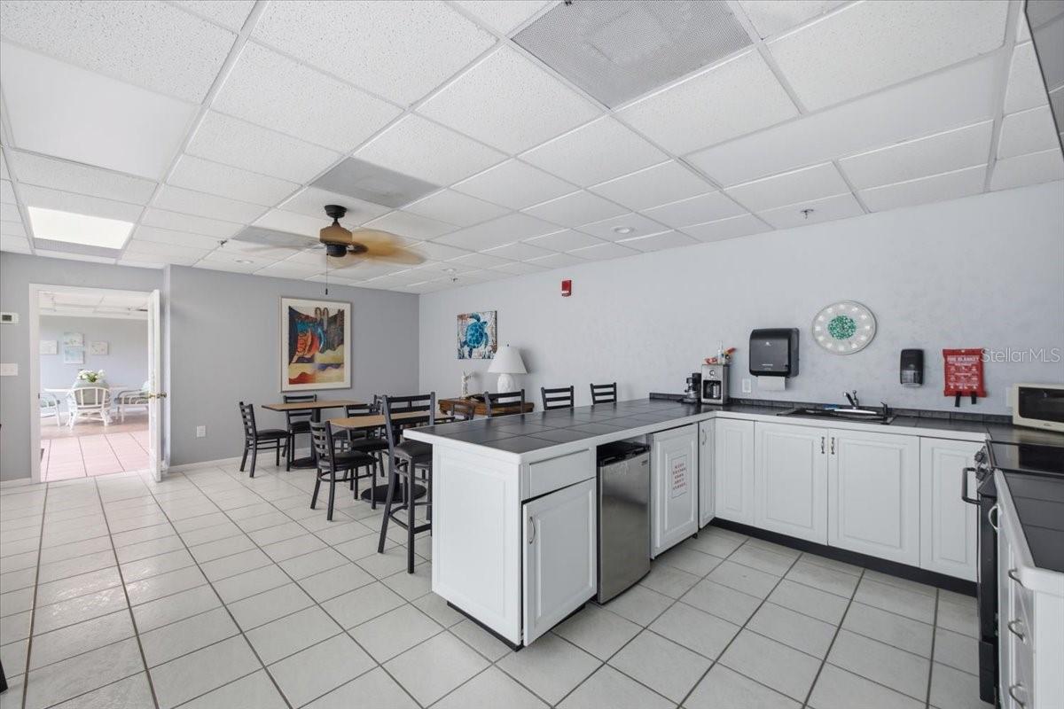 CHATEAU TOWER CONDO - Residential