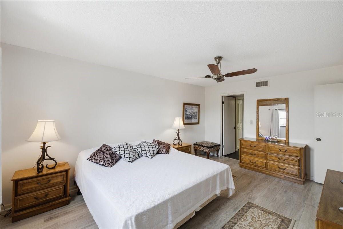 CHATEAU TOWER CONDO - Residential