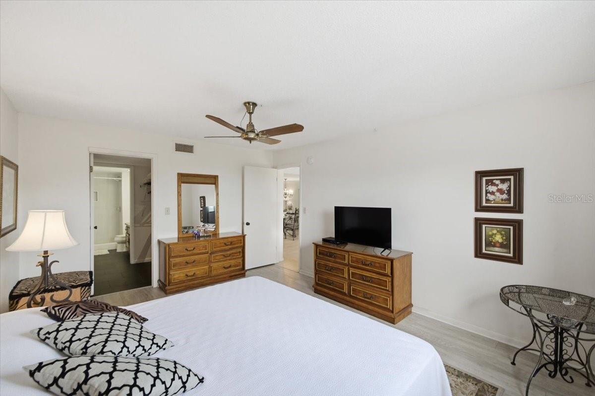 CHATEAU TOWER CONDO - Residential