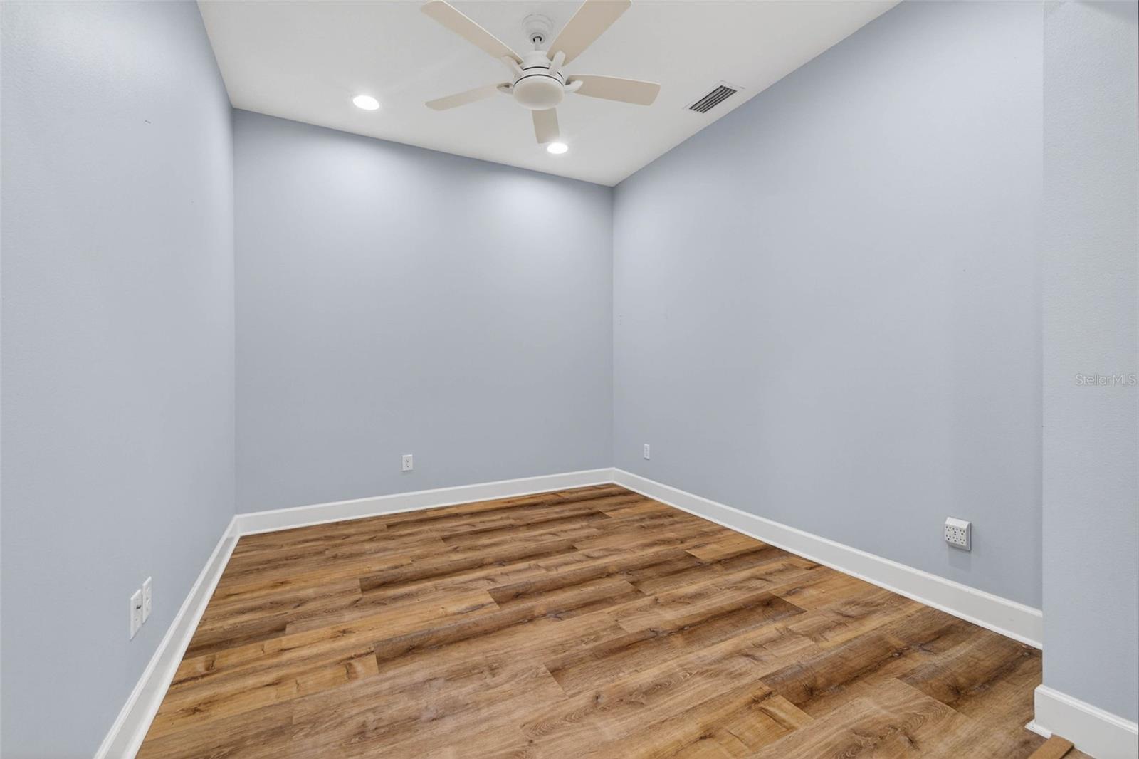 SUN CITY CENTER UNIT 274 & 2 - Residential