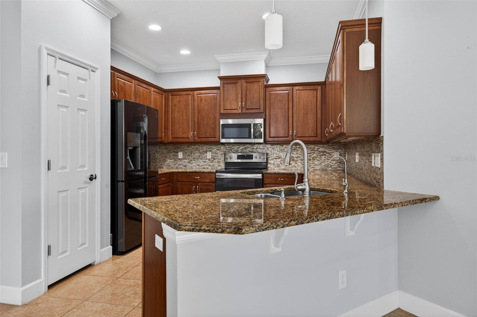SUN CITY CENTER UNIT 274 & 2 - Residential