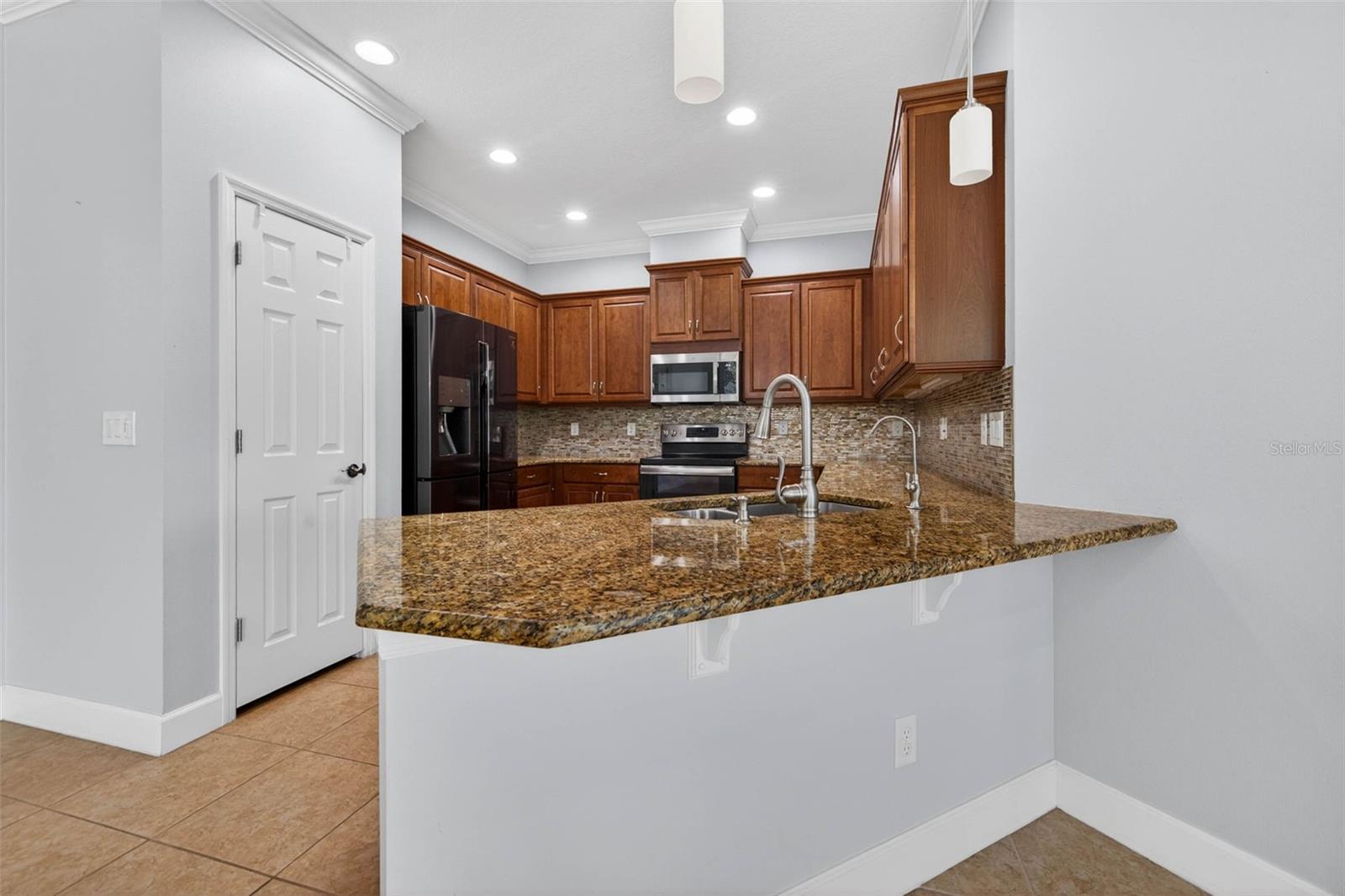 SUN CITY CENTER UNIT 274 & 2 - Residential