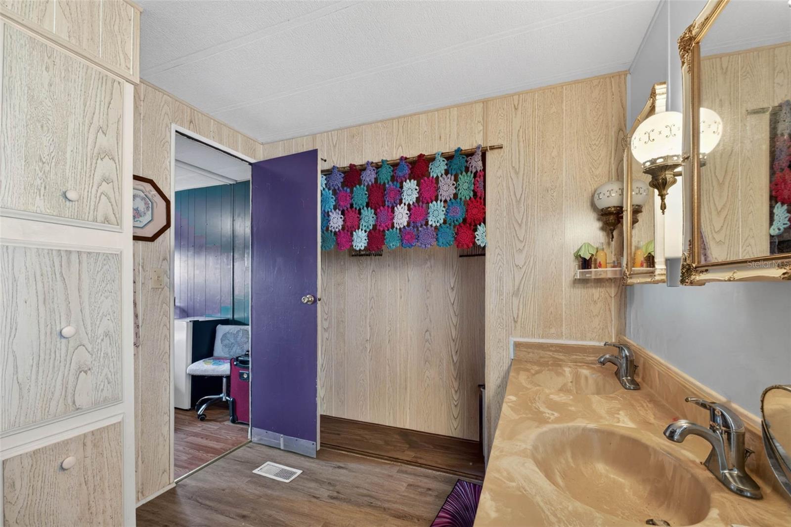 LAKE MARIANA ACRES - Residential