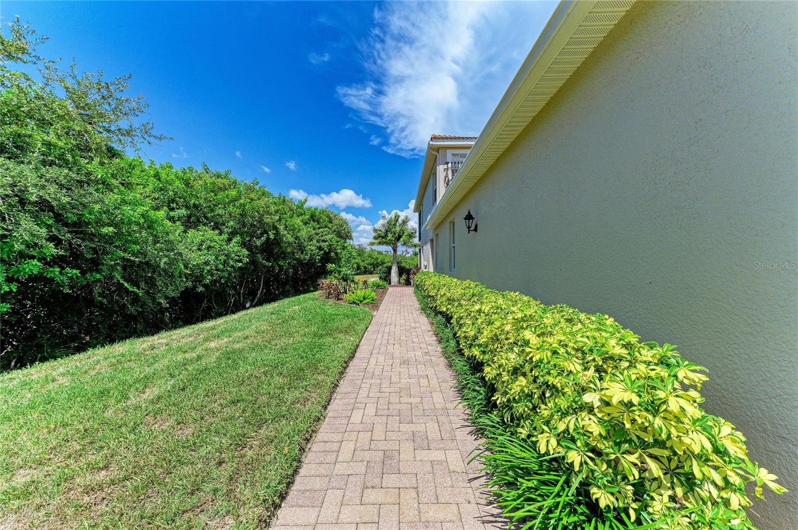 RIVER STRAND - Residential