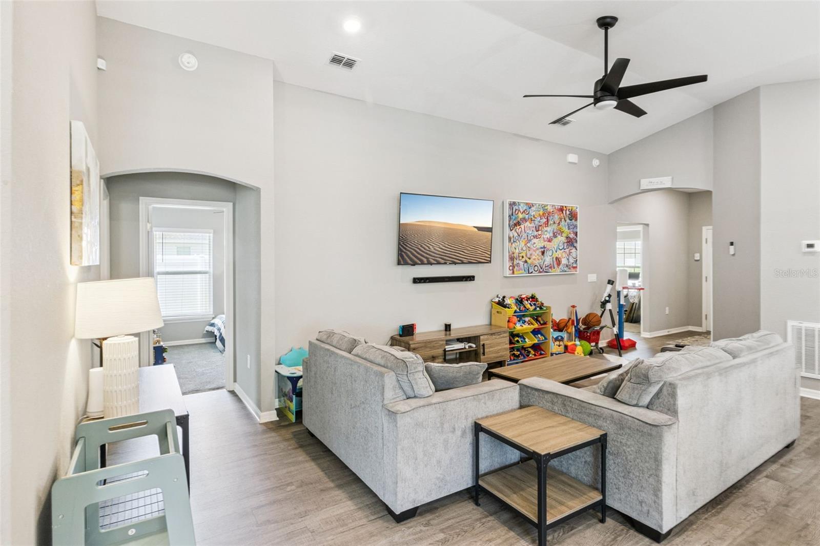 ENCLAVE/LK MYRTLE - Residential