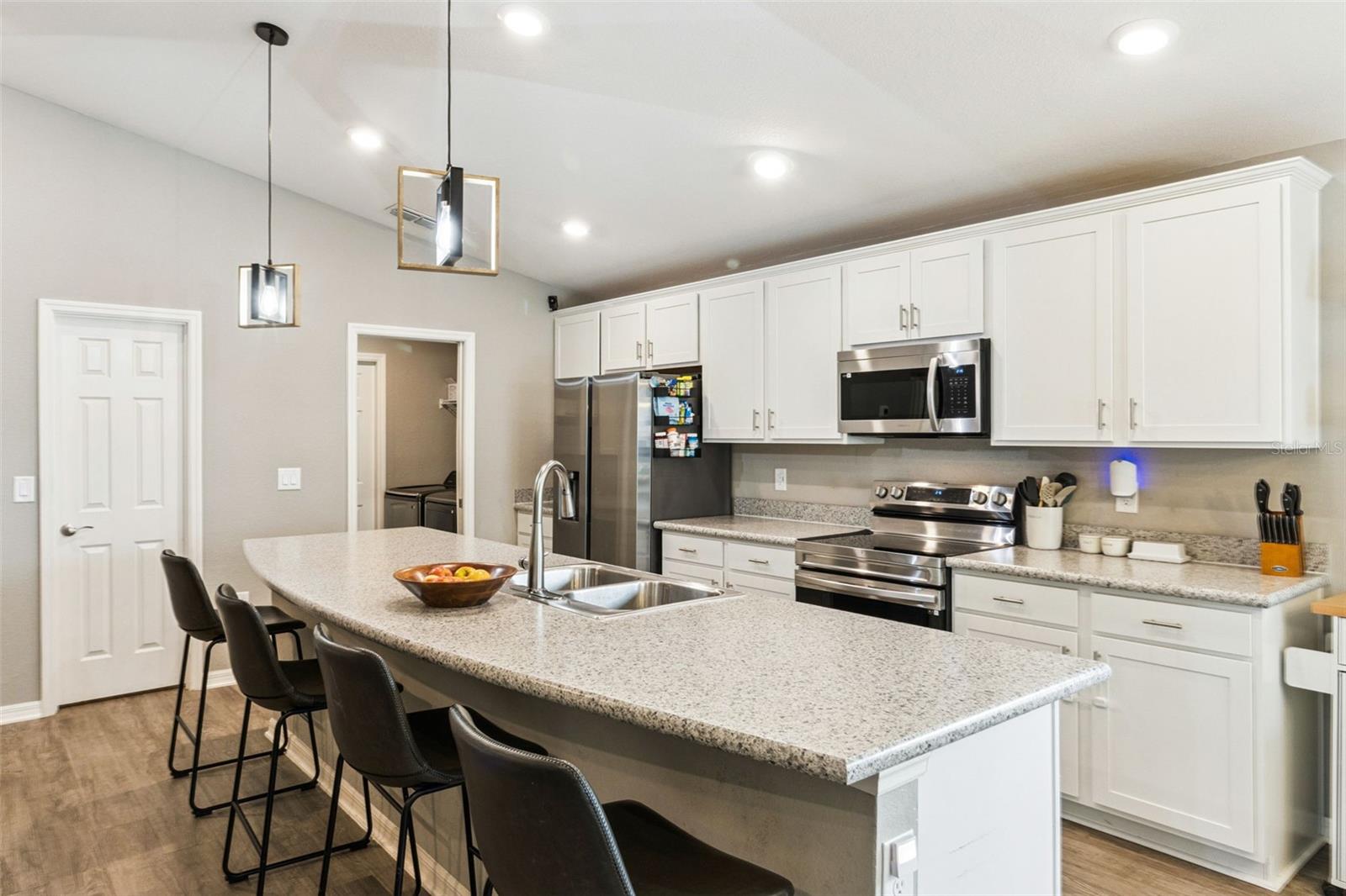 ENCLAVE/LK MYRTLE - Residential