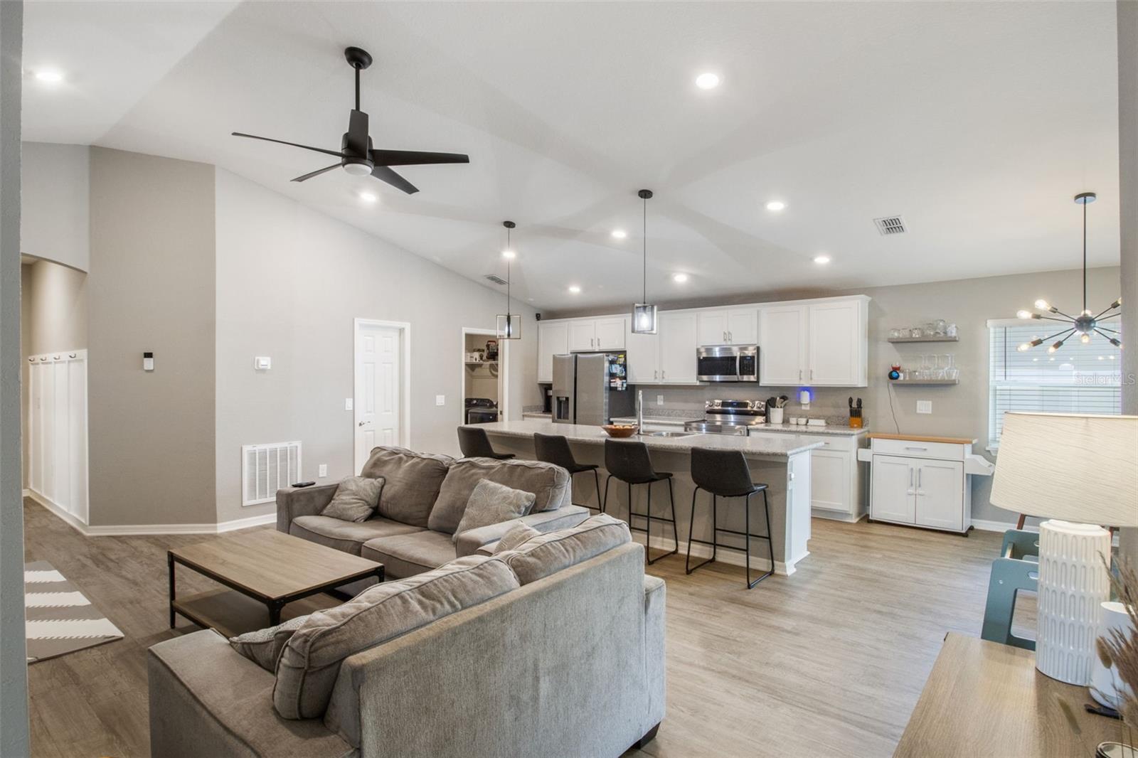 ENCLAVE/LK MYRTLE - Residential