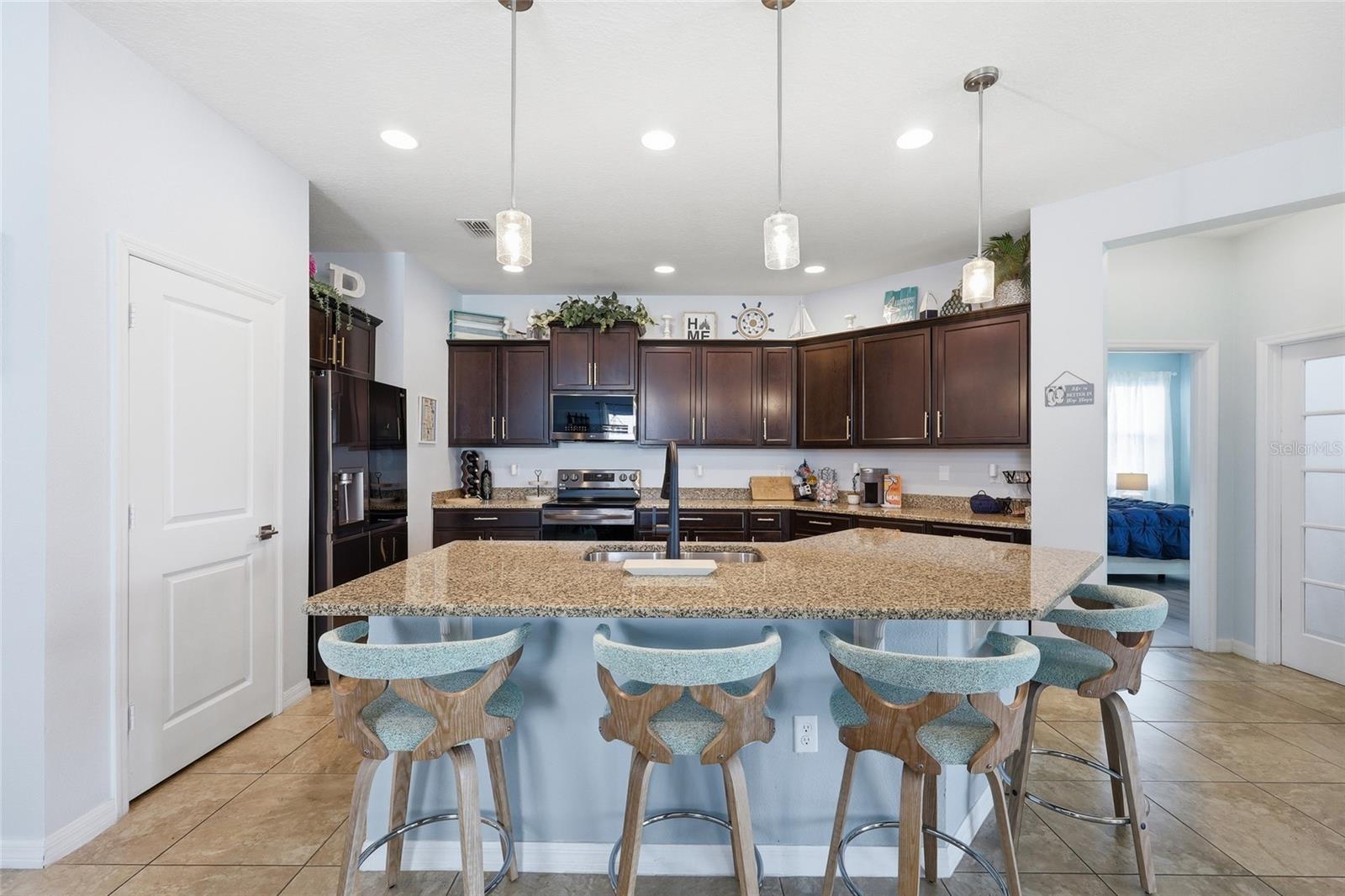 CRYSTAL COVE RESORT - Residential