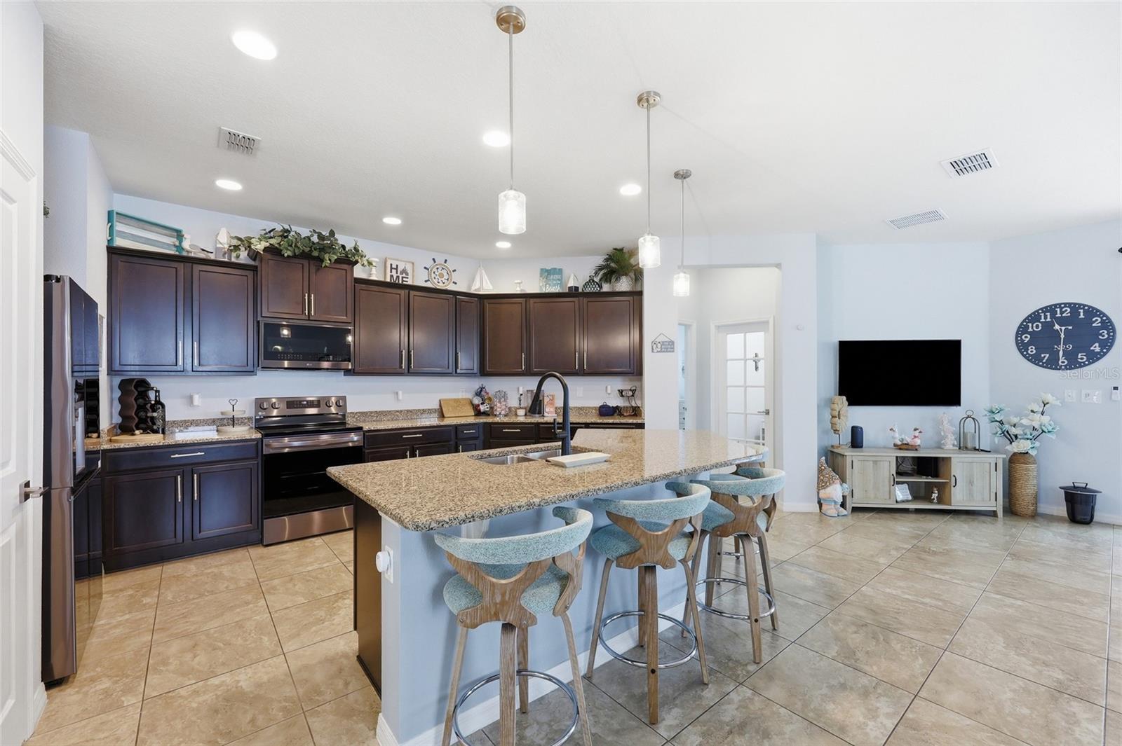CRYSTAL COVE RESORT - Residential