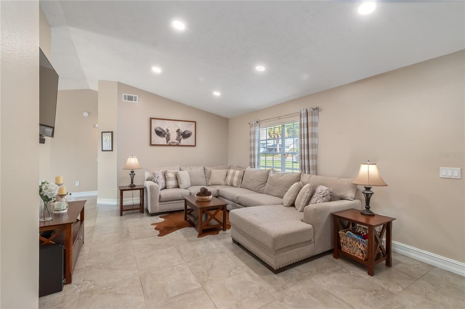 SILVER SPRINGS SHORES - Residential