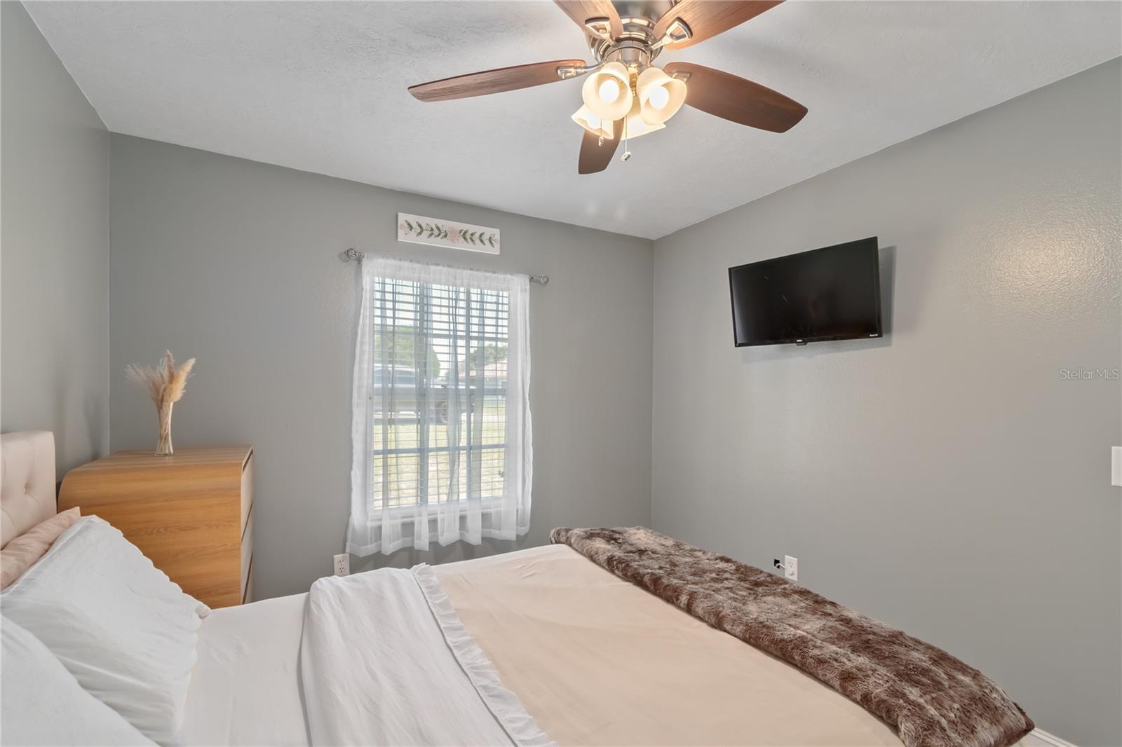 SILVER SPRINGS SHORES - Residential