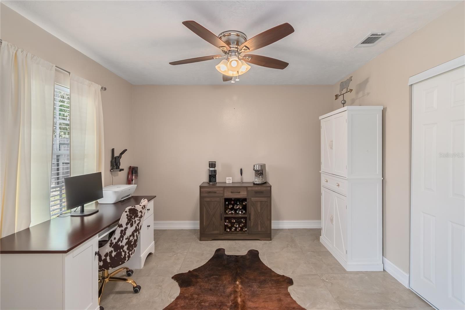 SILVER SPRINGS SHORES - Residential