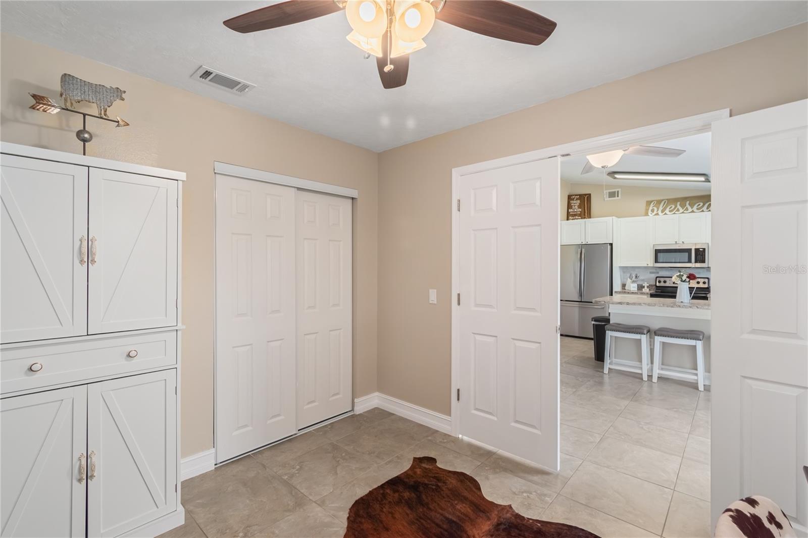 SILVER SPRINGS SHORES - Residential