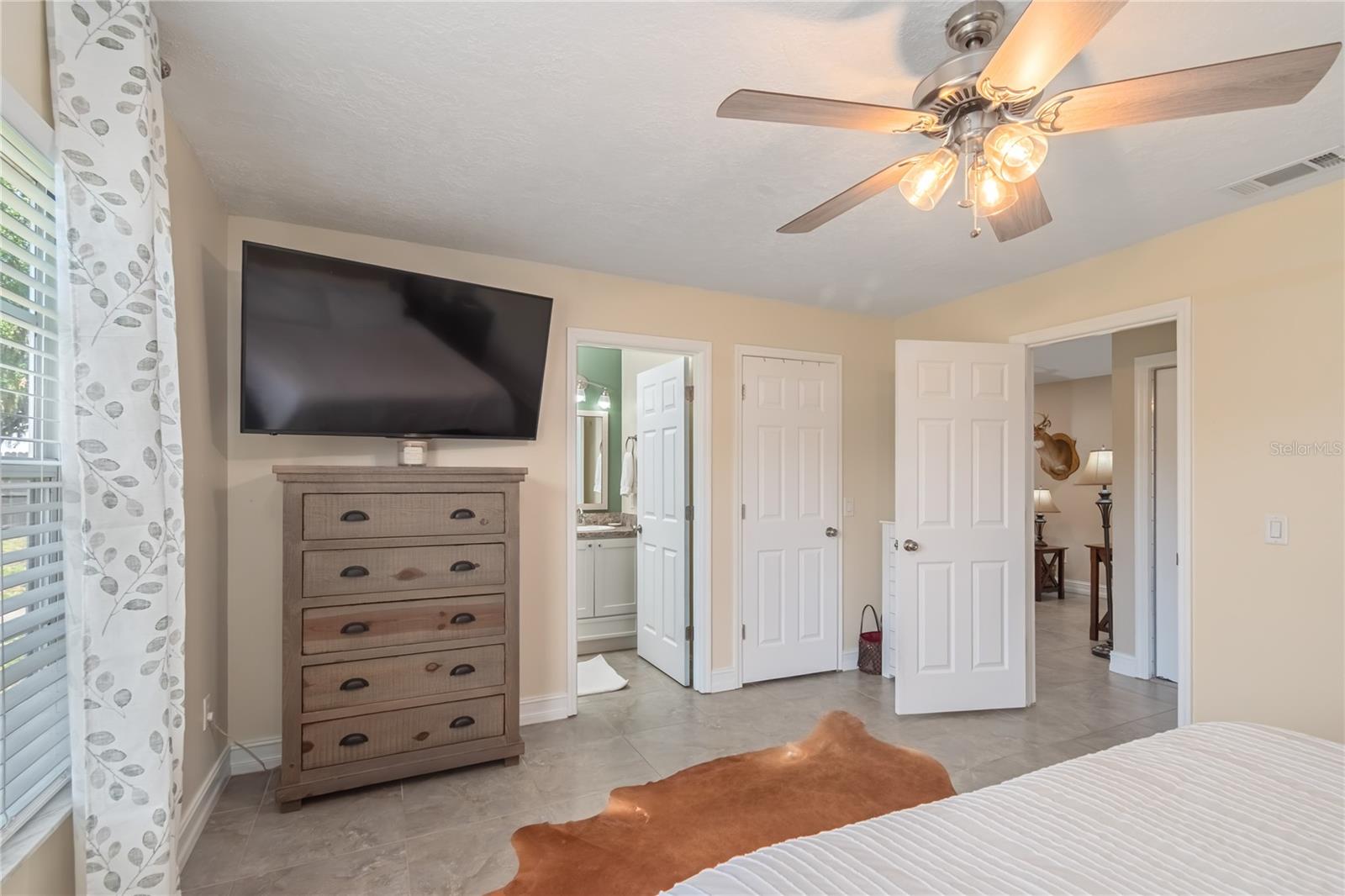 SILVER SPRINGS SHORES - Residential