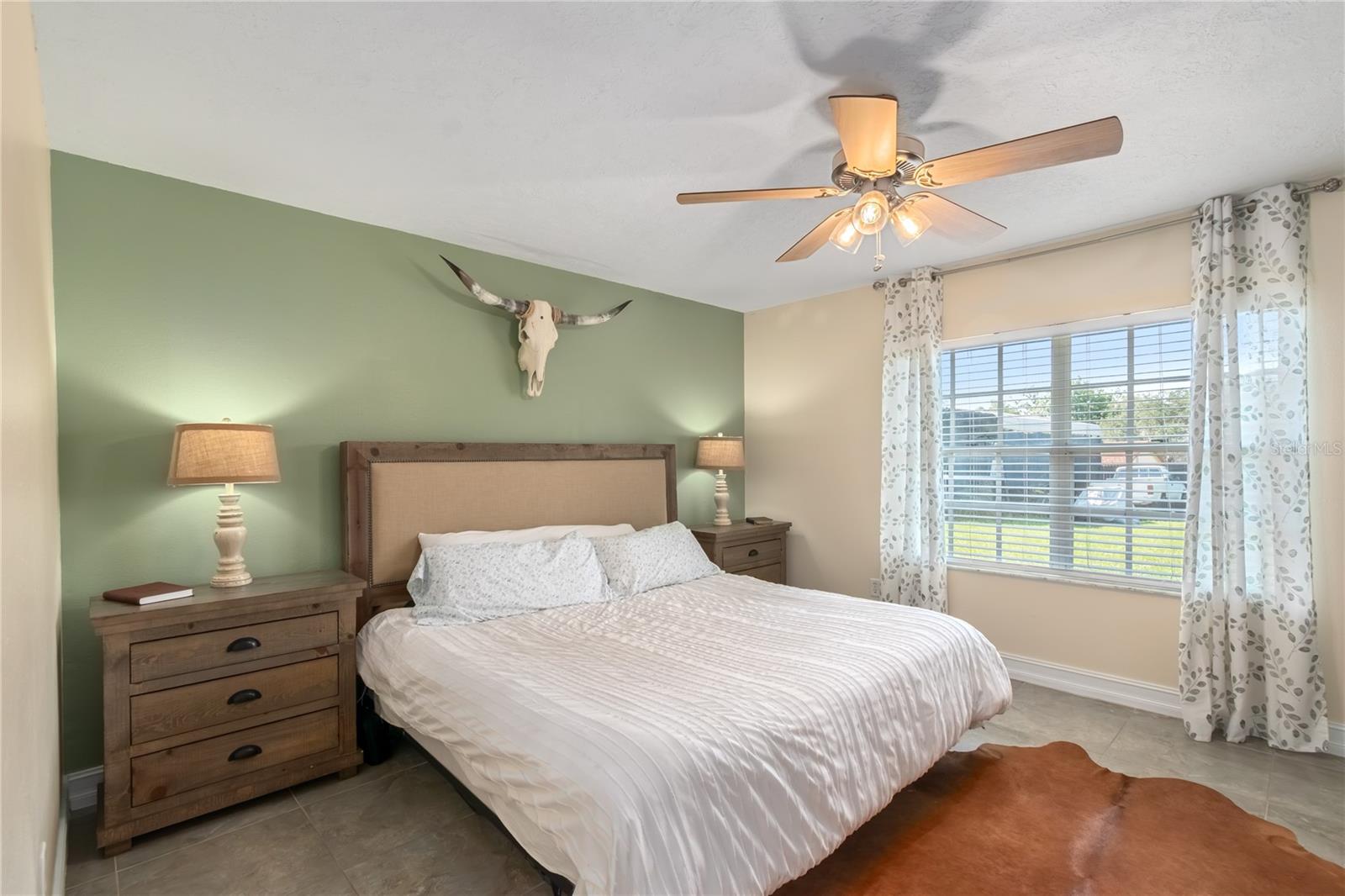 SILVER SPRINGS SHORES - Residential