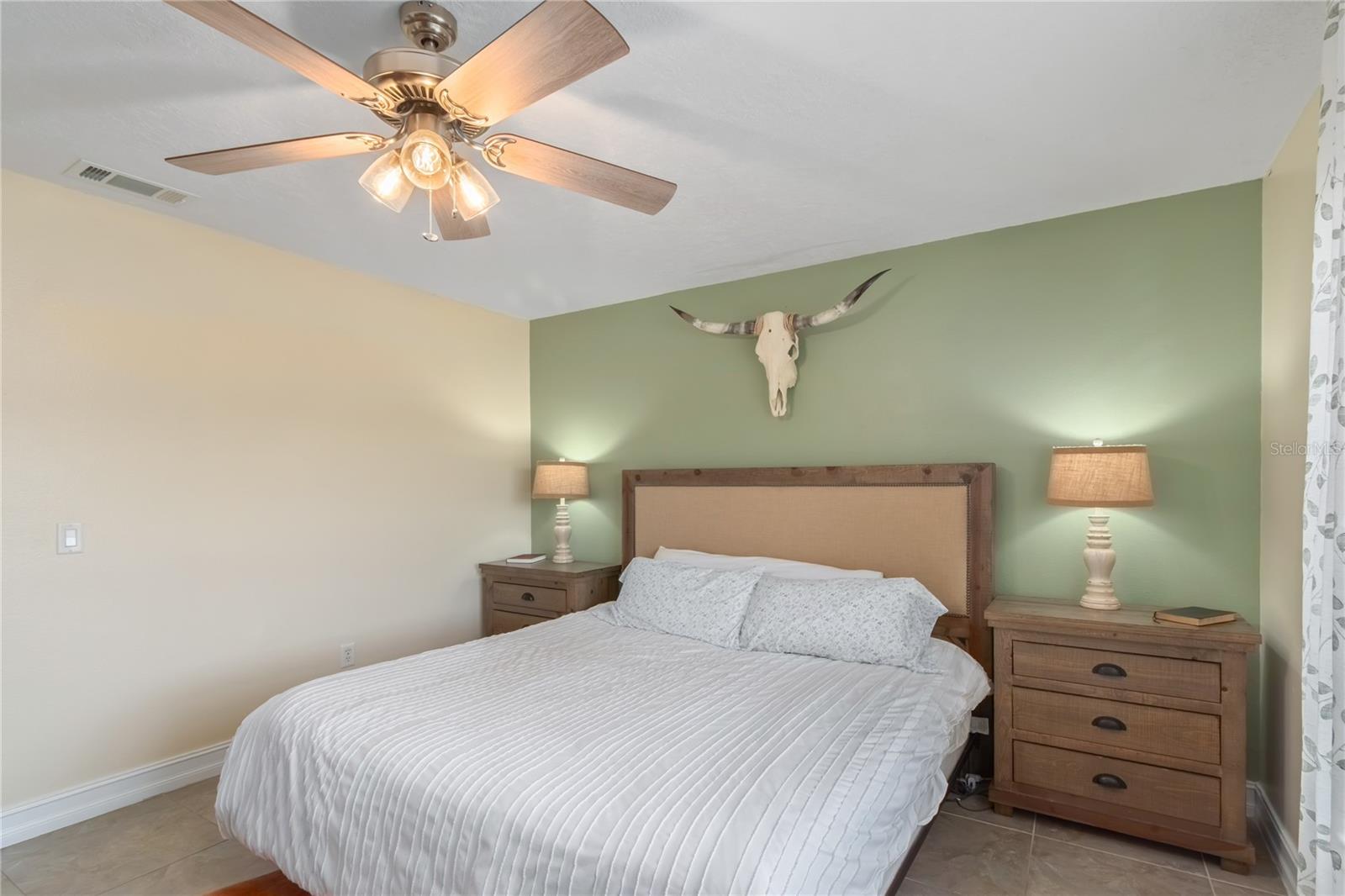 SILVER SPRINGS SHORES - Residential
