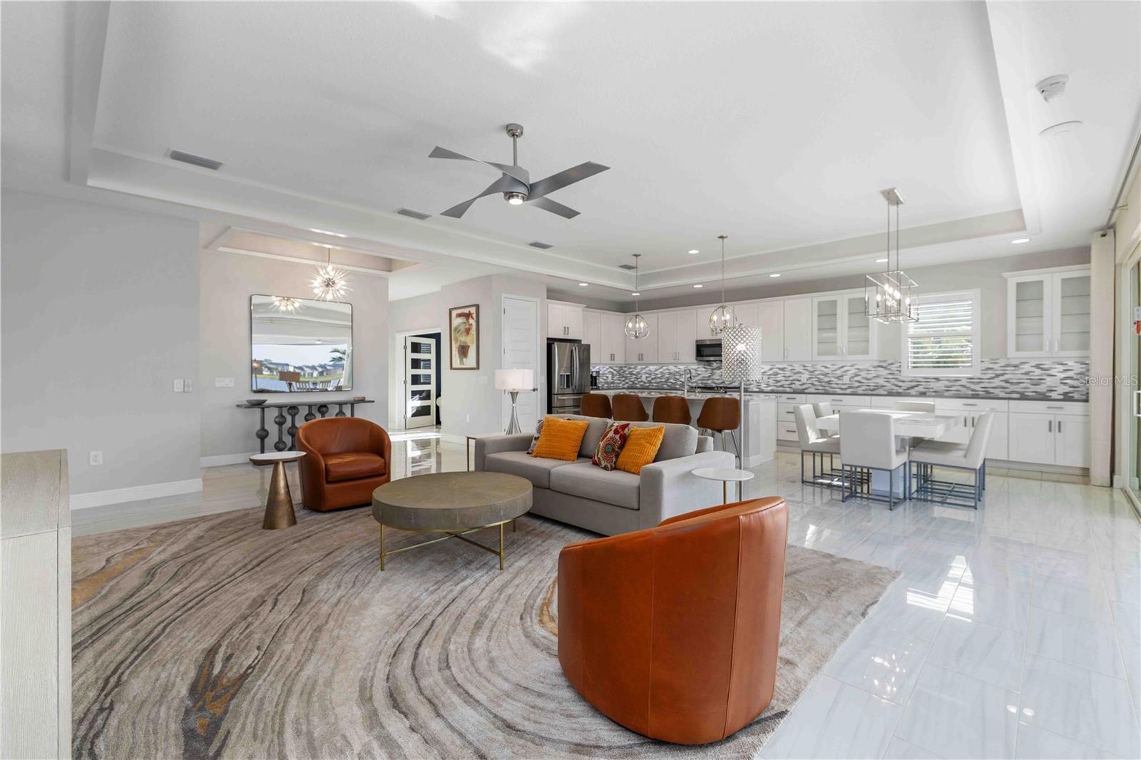 LAKEHOUSE COVE - Residential