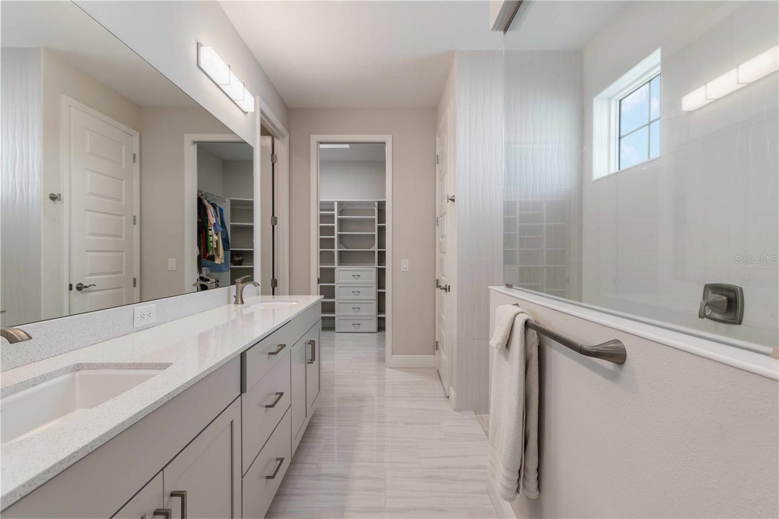 LAKEHOUSE COVE - Residential