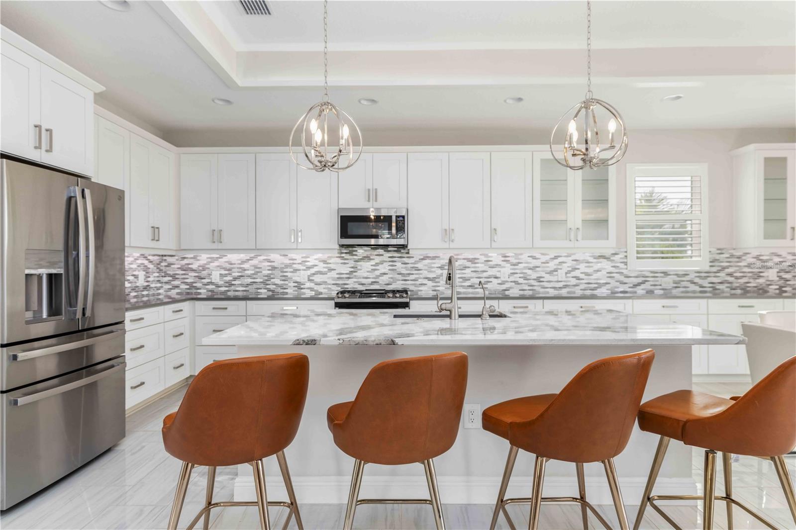 LAKEHOUSE COVE - Residential