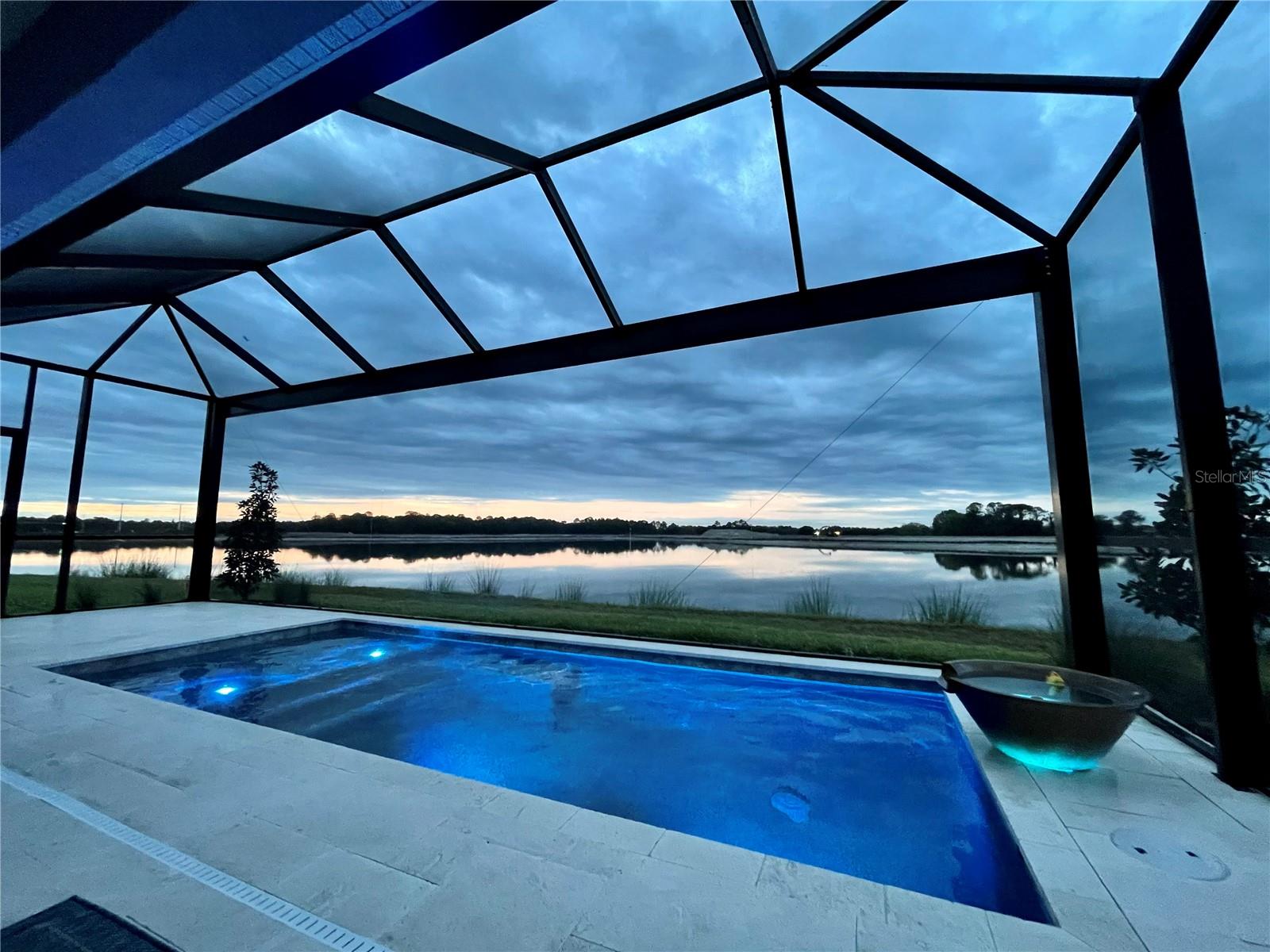 LAKEHOUSE COVE - Residential