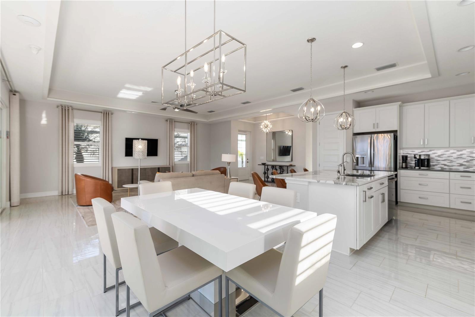 LAKEHOUSE COVE - Residential