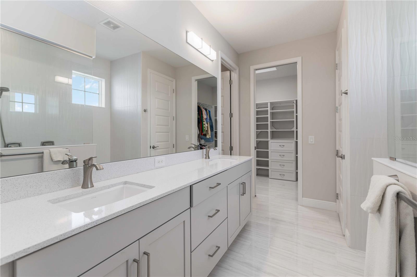 LAKEHOUSE COVE - Residential