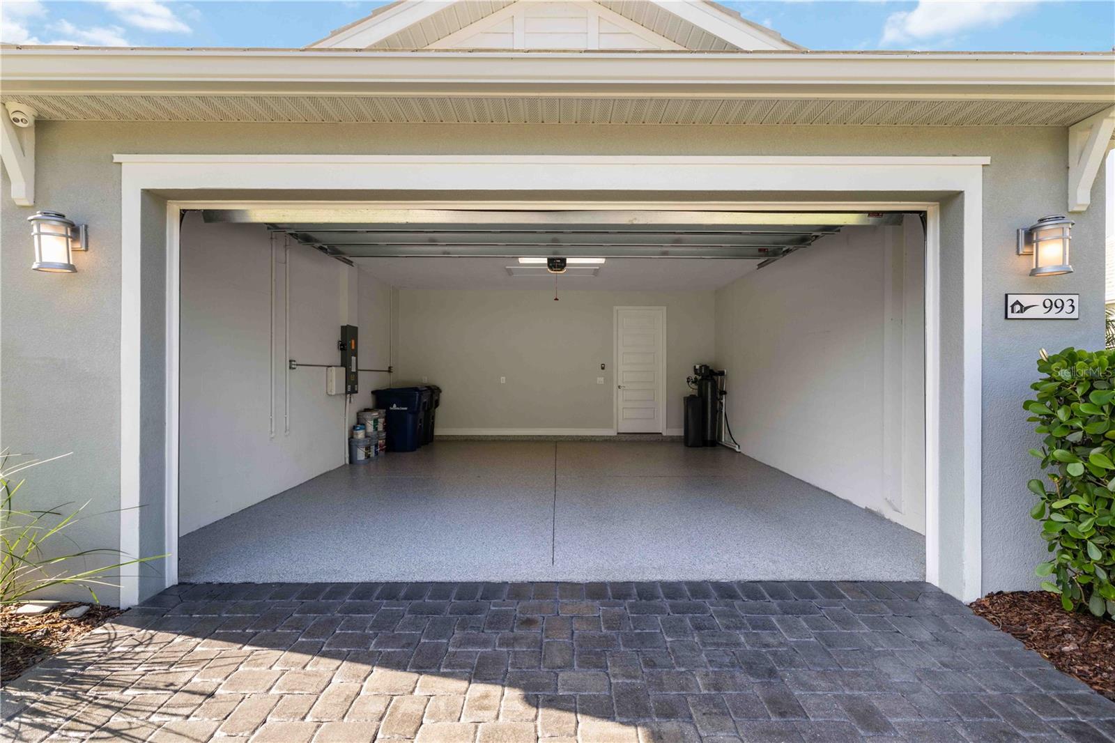 LAKEHOUSE COVE - Residential