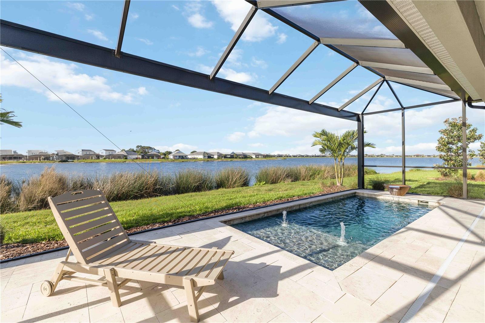LAKEHOUSE COVE - Residential