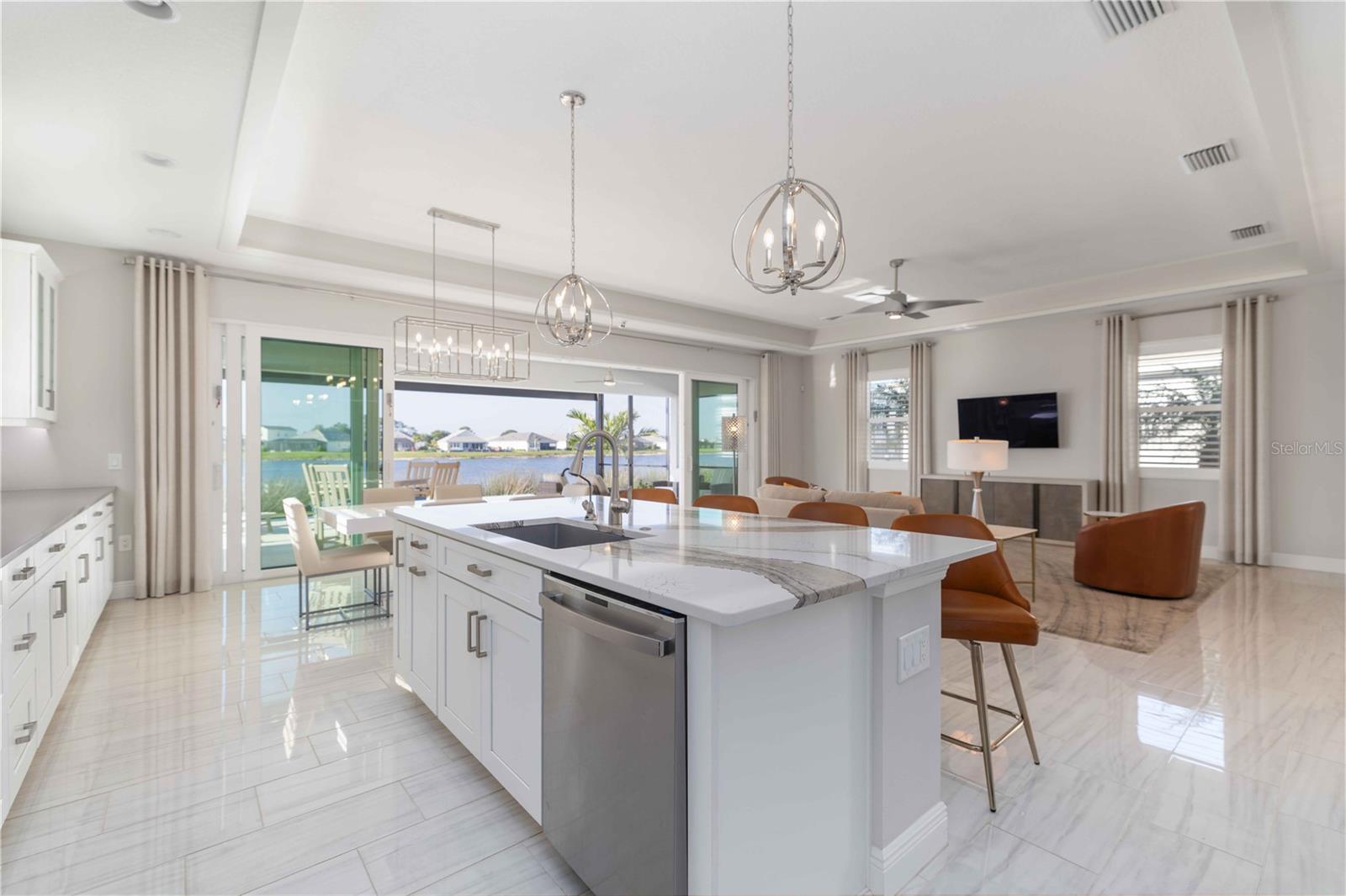 LAKEHOUSE COVE - Residential