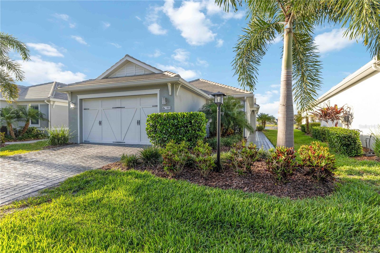 LAKEHOUSE COVE - Residential