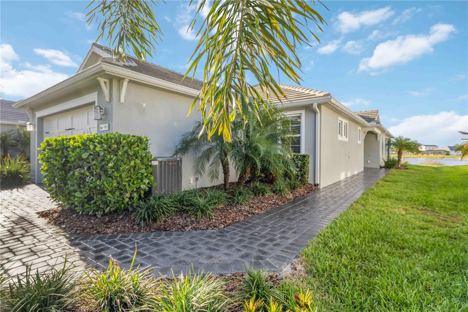 LAKEHOUSE COVE - Residential