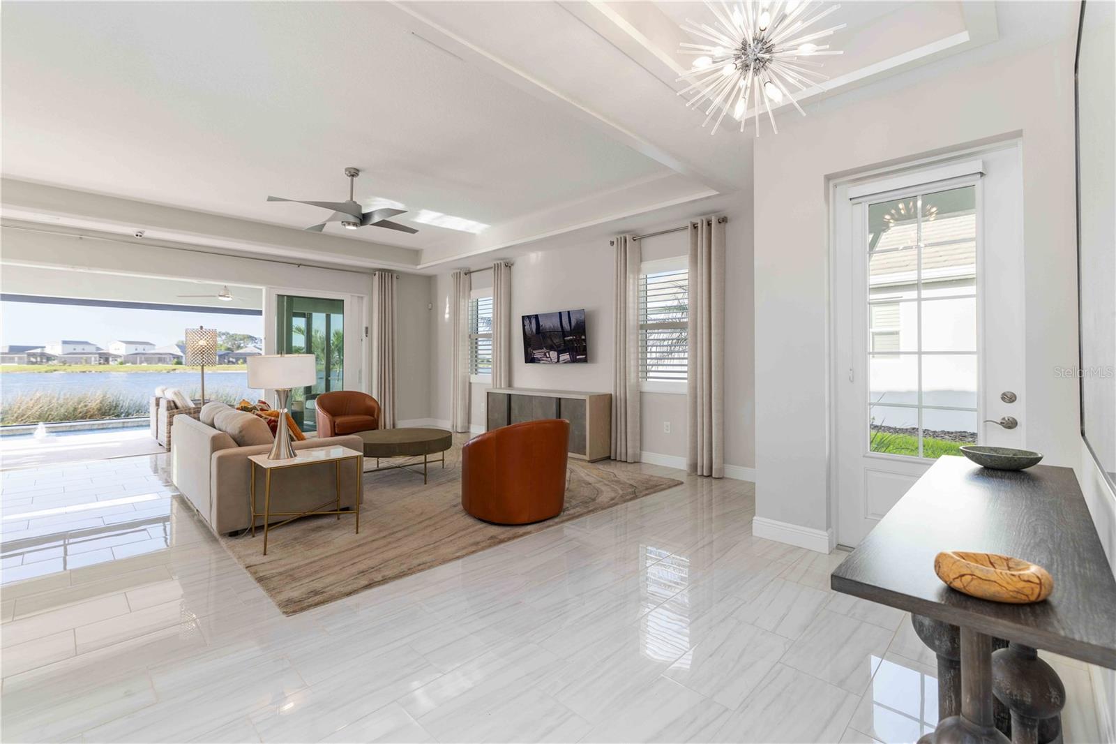 LAKEHOUSE COVE - Residential