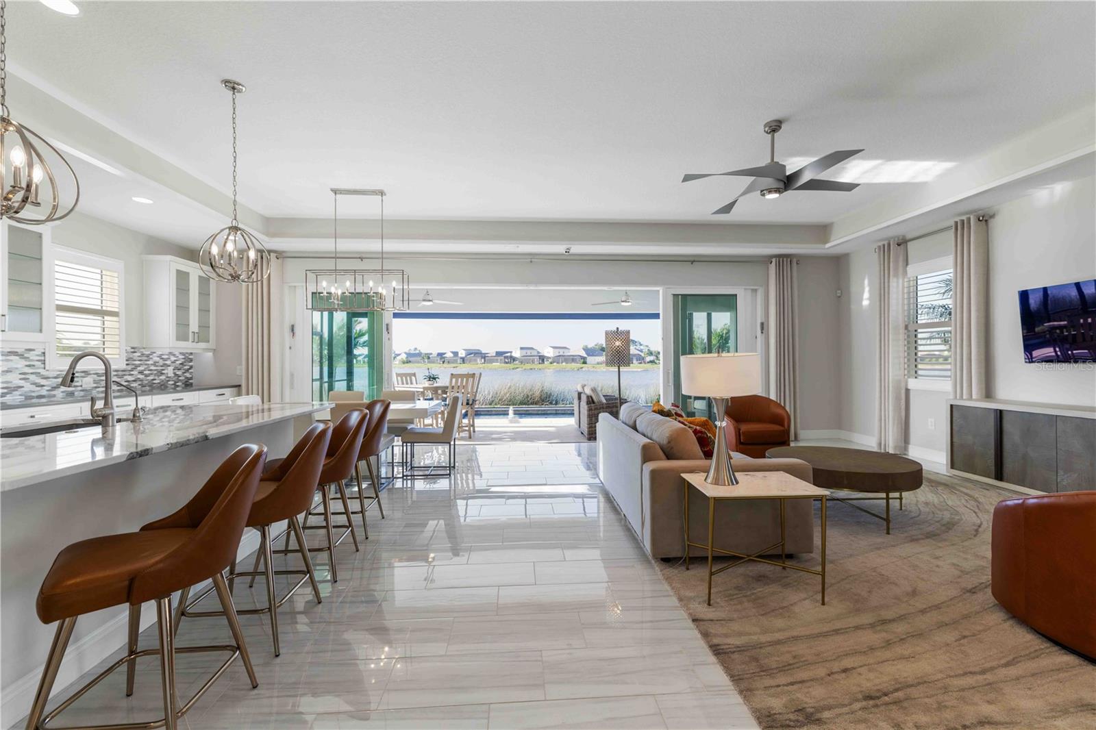 LAKEHOUSE COVE - Residential
