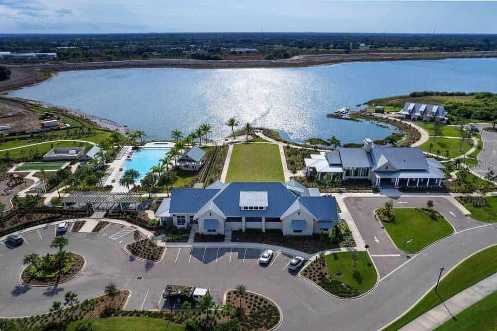 LAKEHOUSE COVE - Residential