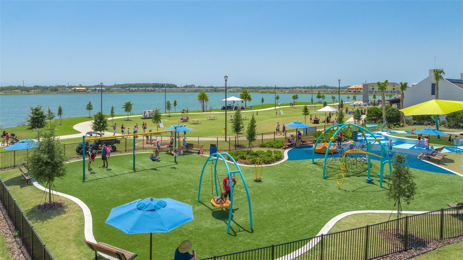 LAKEHOUSE COVE - Residential
