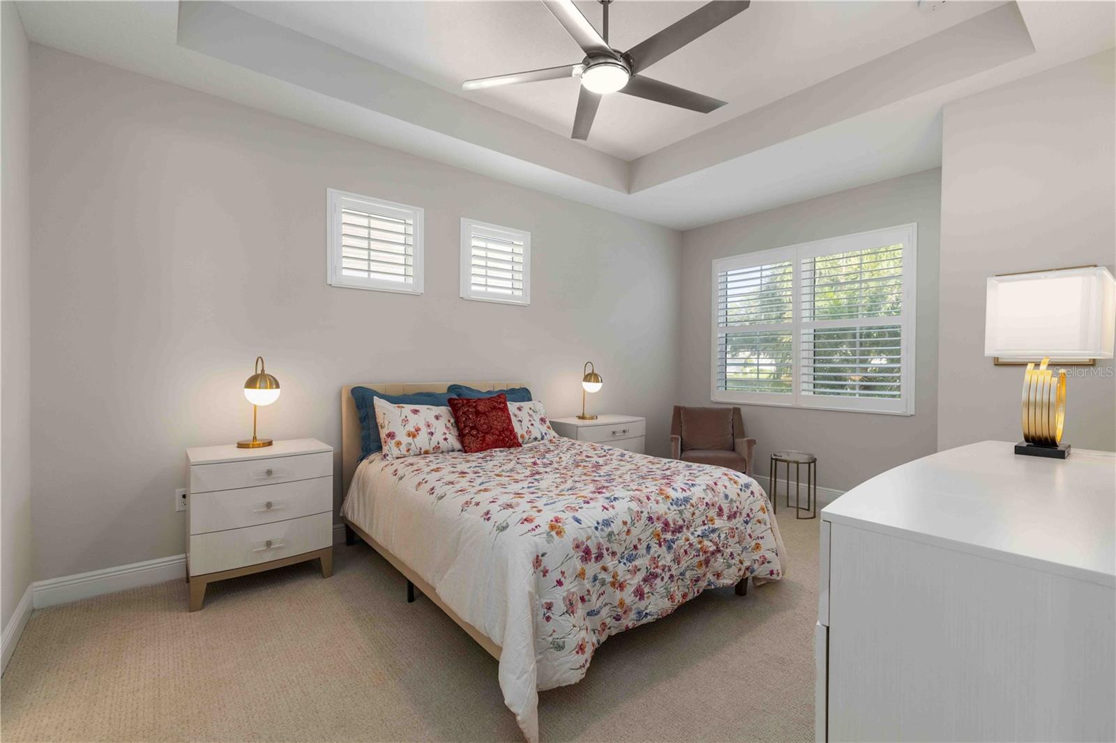 LAKEHOUSE COVE - Residential