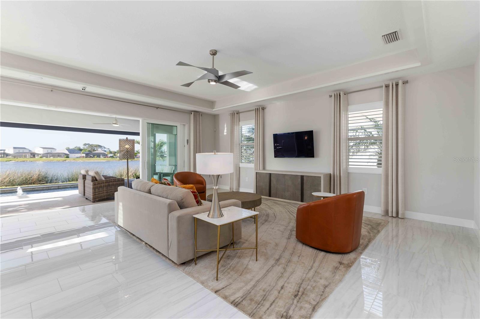 LAKEHOUSE COVE - Residential